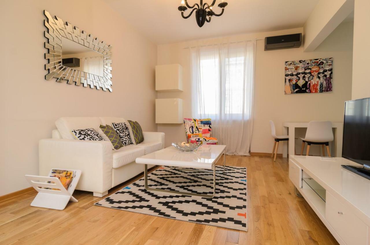 Rise & Shine Sofia Luxury Apartment By Flat Mаnager エクステリア 写真