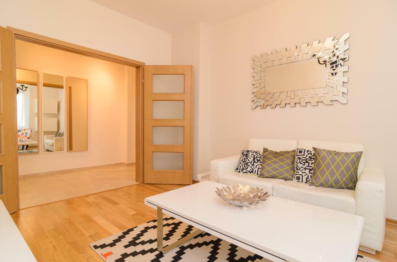 Rise & Shine Sofia Luxury Apartment By Flat Mаnager エクステリア 写真