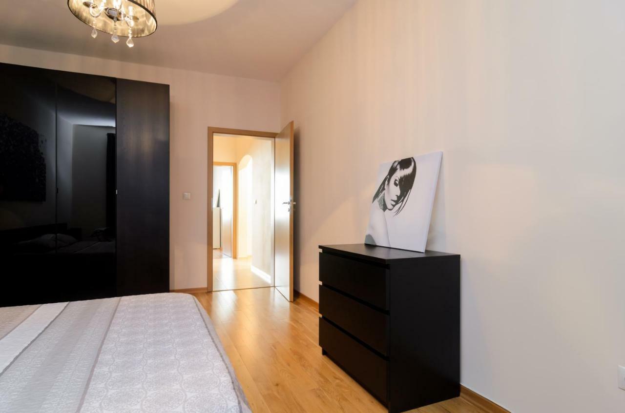 Rise & Shine Sofia Luxury Apartment By Flat Mаnager エクステリア 写真